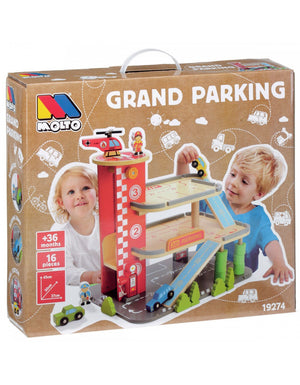 Grande Parcheggio in Legno